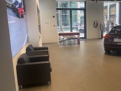 -TESLA 特斯拉(上海太古汇体验店)