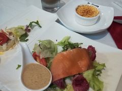 三文鱼沙拉-斗牛士牛排餐厅(嘉里汇店)