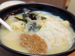 -灵芝妹子海鲜米线(瓦房店新玛特店)