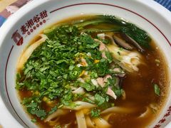 -呷佬·长沙手工米粉(金沙江路店)