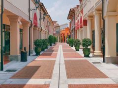 -佛罗伦萨小镇广佛名品奥特莱斯(疏港路店)