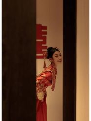 点击看大图 -Renee芮亦婚纱