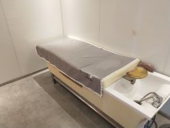-LESSMORE科技头皮理容中心