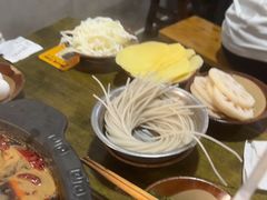 -黄潇洒老火锅(九眼桥宏济巷店)