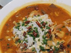 -新天明砂锅鱼头煲