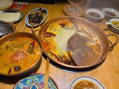 -洱火云南酸菜牛肉火锅(石景山当代商城店)