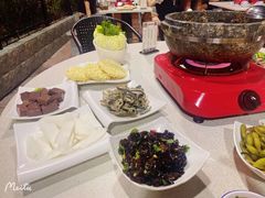 -墨脱石锅椰子鸡•香草鸭•东山羊(大东海店)