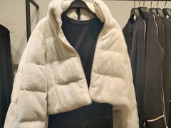 -URBAN REVIVO(高德置地广场·春广场店)