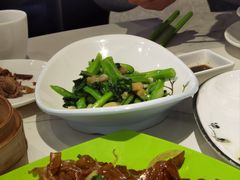 猪油渣炒菜心-兴粤匯香港茶餐厅(宝山日月光店)