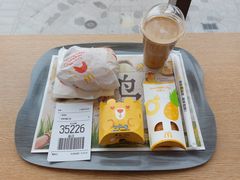 -麦当劳(展览路店)