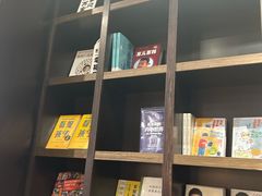 -钟书阁(松江泰晤士小镇店)