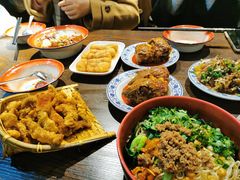 -爆炸头阿姨小四川正宗川味小吃(无任何分店)