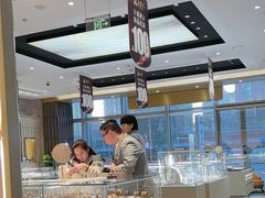 -华夏典当行(龙德广场店)