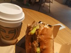 -星巴克(北京中关村北京国际店)