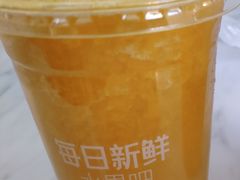 芒果雪梨汁-每日新鲜水果吧(南京东路店)