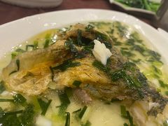 老河东葱油鱼-老粤西梧州特色菜餐厅