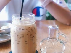 -ROAST coffee & eatery