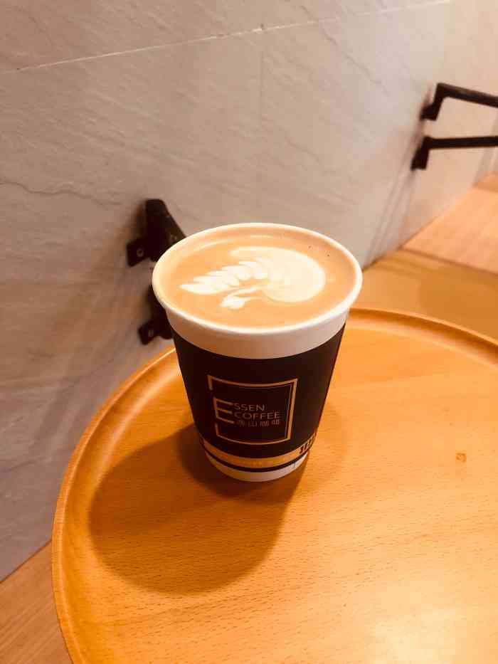 逸山咖啡essen coffee(徐汇缤纷城店)-"点的焦糖拿铁(热)和玫瑰拿铁
