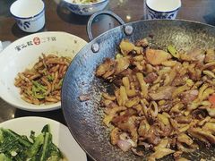 -富正毅三下锅·湘西韵味(天门山索道店)