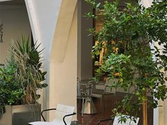 -洪小鹏生活美学馆(领SHOW天地店)