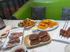 -三江源美食城
