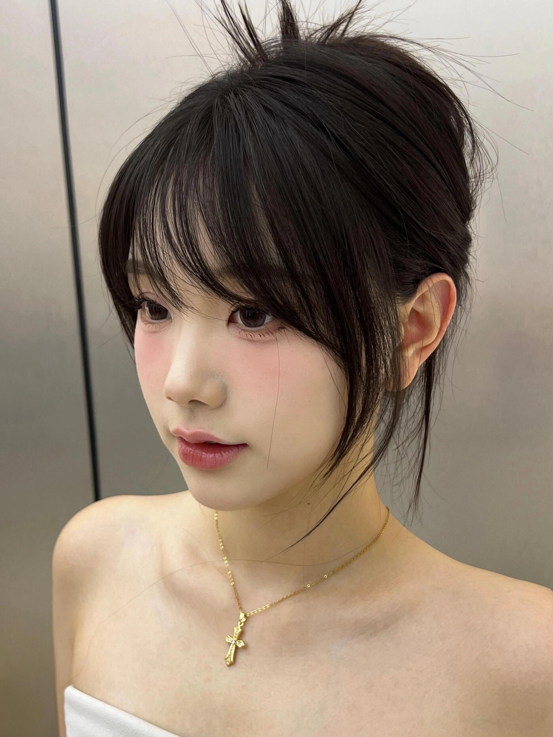 巨显瘦 让脸型看起来更立体颜色高级还显白 简单又实用的发型 让你在