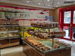 面包甜点陈列柜-清真红房子西饼屋(火星街店)