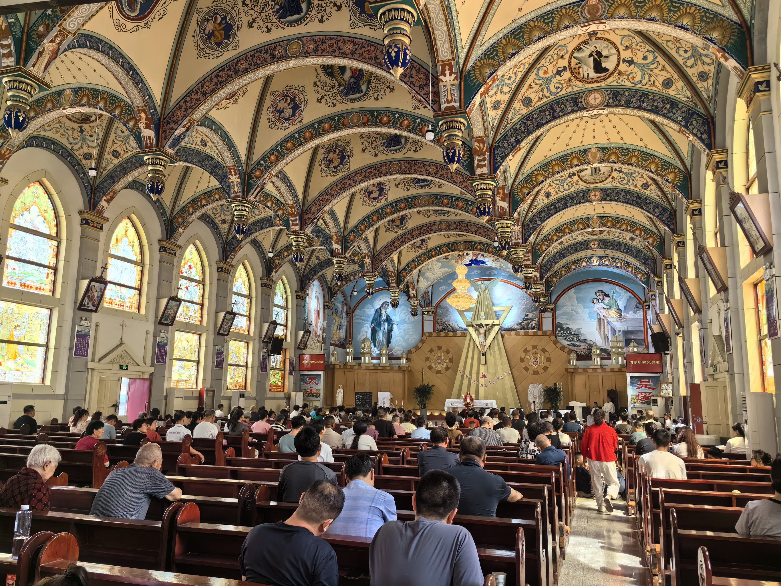 0元玩转这座城 运城天主教堂,门口是古