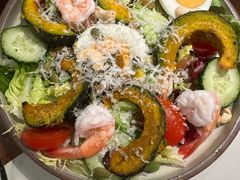 咸蛋黄烤贝贝南瓜鲜虾沙拉-一沙一城·岩烤牛扒(深圳首店)