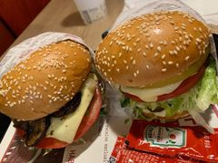 -The Habit Burger Grill 哈比特汉堡(复兴soho店)