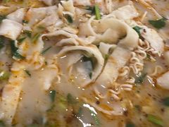 -八百里牛肉汤(盖饭·锅贴·万象城店)