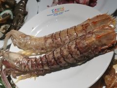 -领鲜活海鲜榴莲自助火锅(东门店)