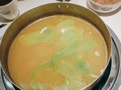 -洪氏嗨捞·广东猪肚鸡·椰子鸡火锅(西咸万象城店)