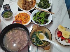 -乐禧母婴全自营月嫂(宝山店)