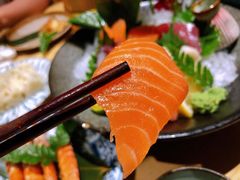 -枝魯枝魯自助料理