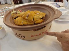 慢火焗东江盐焗鸡项-东江渔村·古典园林·30年粤菜老字号(太和店)