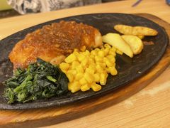 香辣烤肠配黑椒鸡排-萨莉亚(百信广场店)