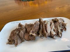 手抓羊肉-青海名吃尕张娃非遗烤肉(海湖总店)