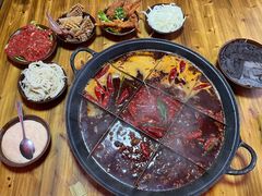 -正南齊北重庆老火锅(光华村直营店)