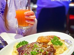 肋排鸡翅鸭腿拼盘-MOSSO德国餐厅·音乐酒吧(环宇荟店)