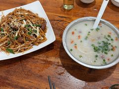 干炒牛河-南记食粥坊·宵夜大排档(莲花总店)