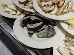 -菌之家·专业纯野生菌火锅·特色炒菌