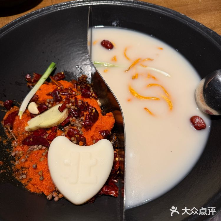 打卡北步园火锅太惊喜！牛油锅底醇厚香浓，一沸腾香气四溢