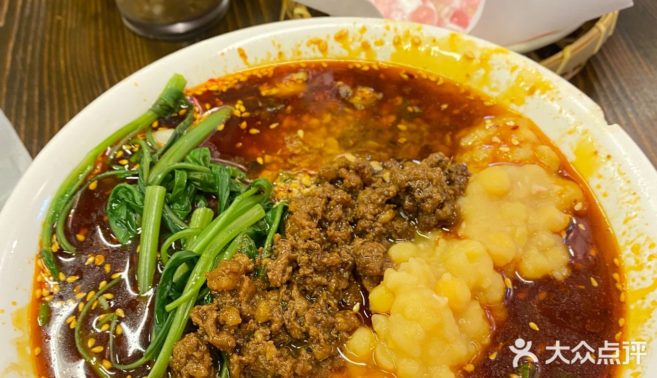 魔都探店 | 什么情况⁉️重庆你吃面是整片吃啊