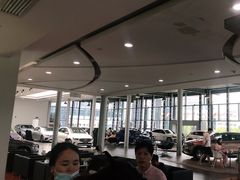 -杭州中升之星奔驰4S店(滨江店)