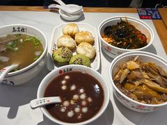 桂花红豆沙小圆子-鑫震源·苏式大虾生煎(山塘街店)