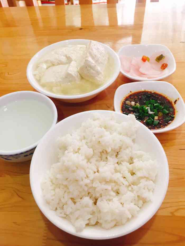 喜欢吃他家的肥肠好吃没杂味