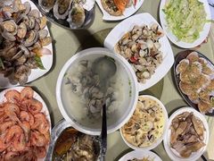 -三亚火车头万人海鲜广场