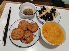 -爱的果实月嫂育婴师(世纪东方店)