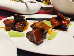红烧肉-青岛富力艾美酒店-乐美中餐厅创意胶东菜
